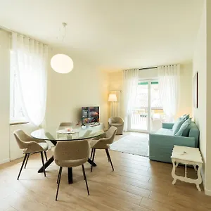  Apartment Domus - Ampia Residenza Filippini A Pochi Passi Dall'arena