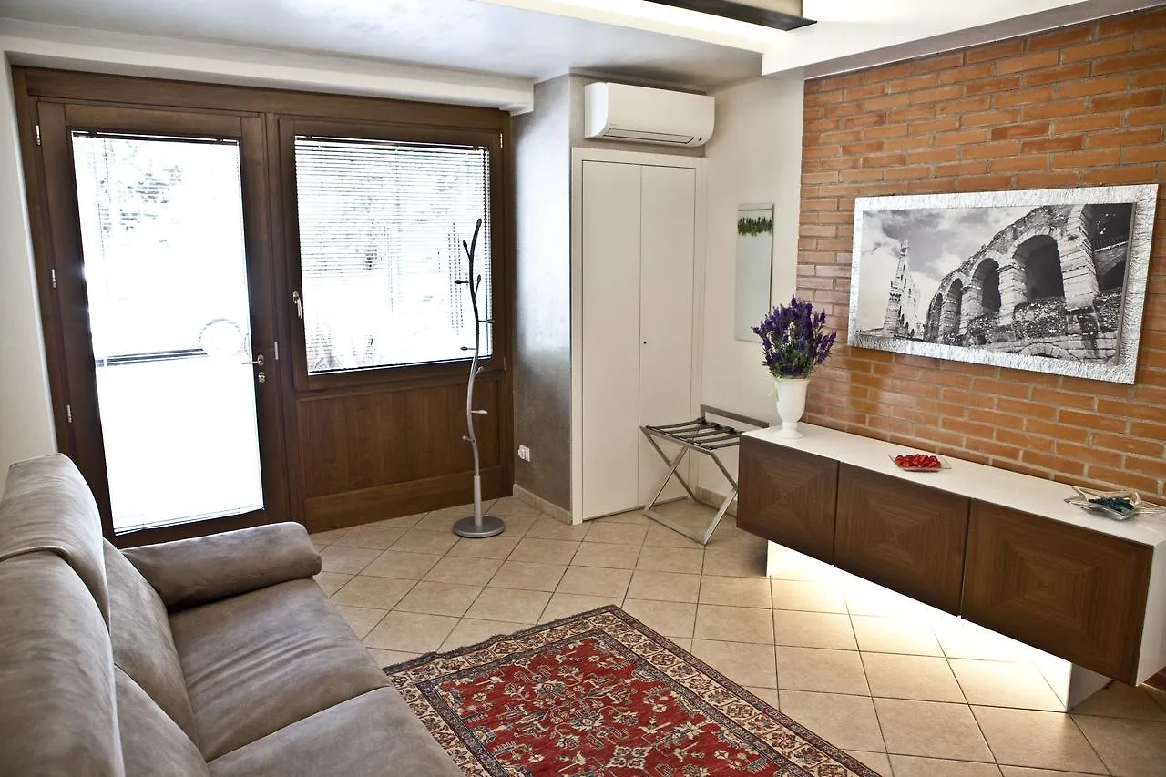 Castello San Felice Bed & Breakfast Verona 0*,